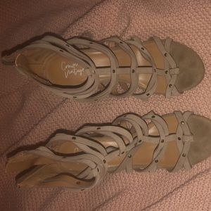 Crown Vintage beige/tan heels. Size 8